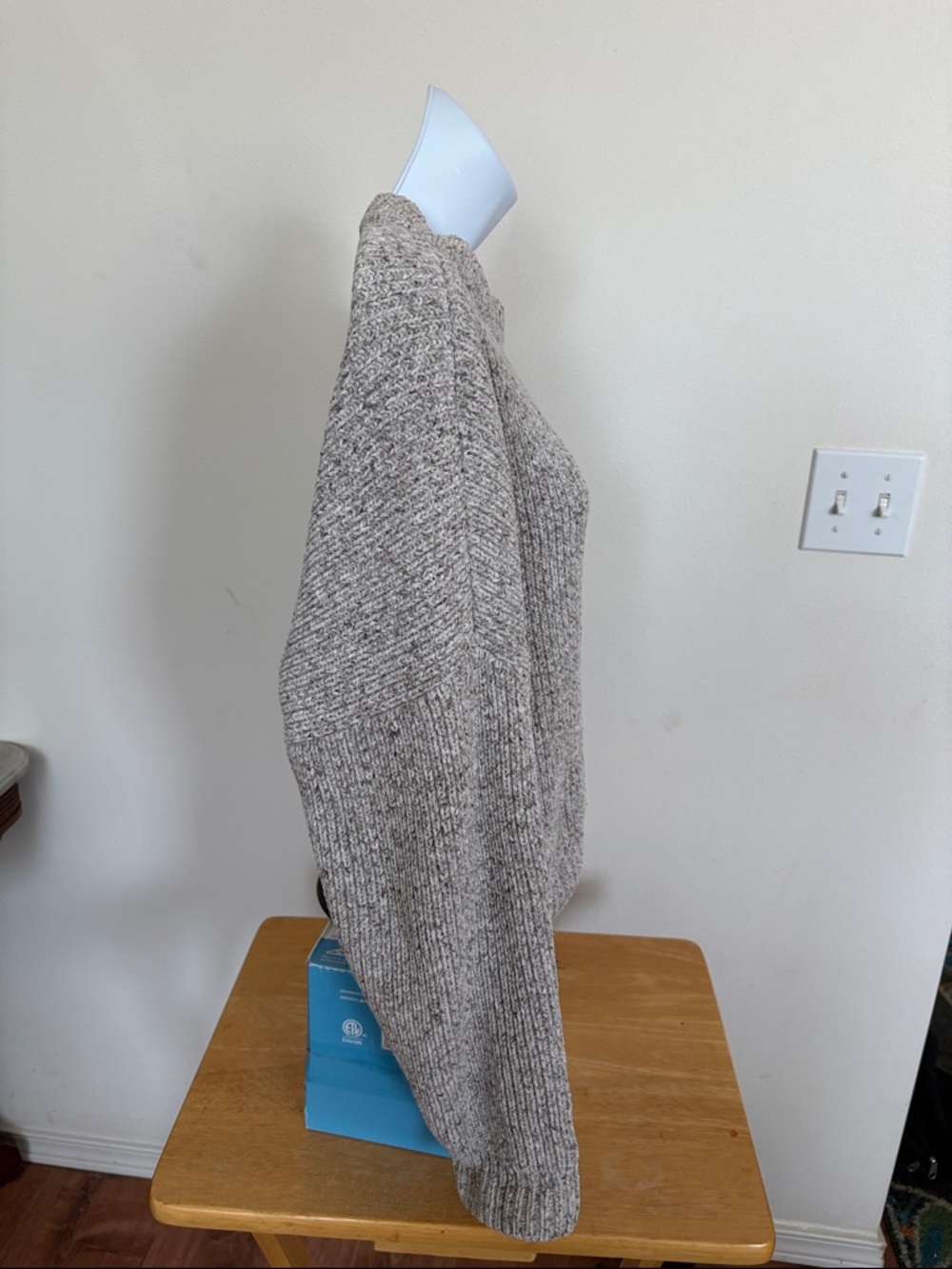 Abercrombie & Fitch Neutral Taupe Crewneck Sweater Size Small - Picture 3 of 12